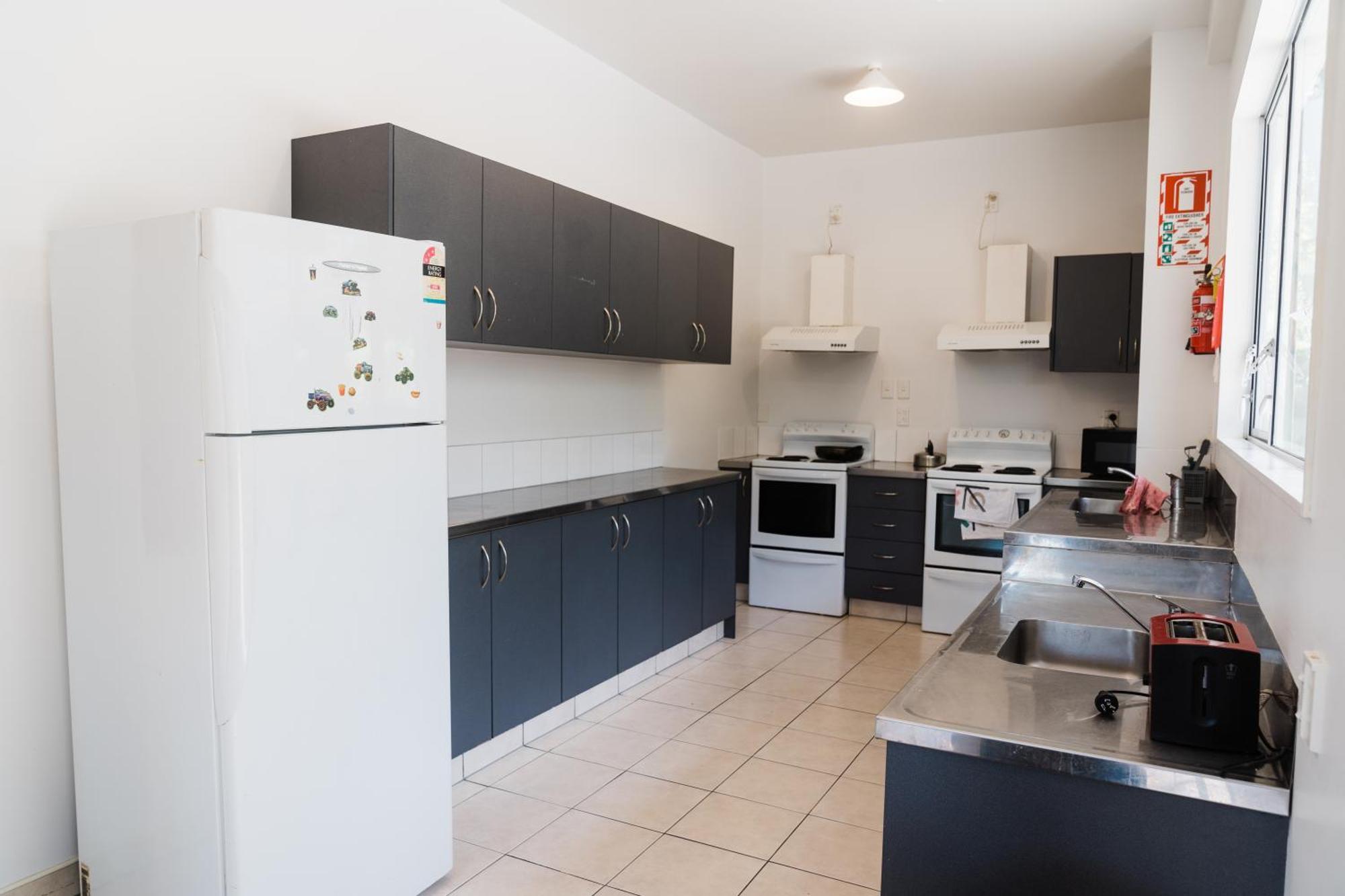 140 Ghuznee Hostel Веллингтон Экстерьер фото